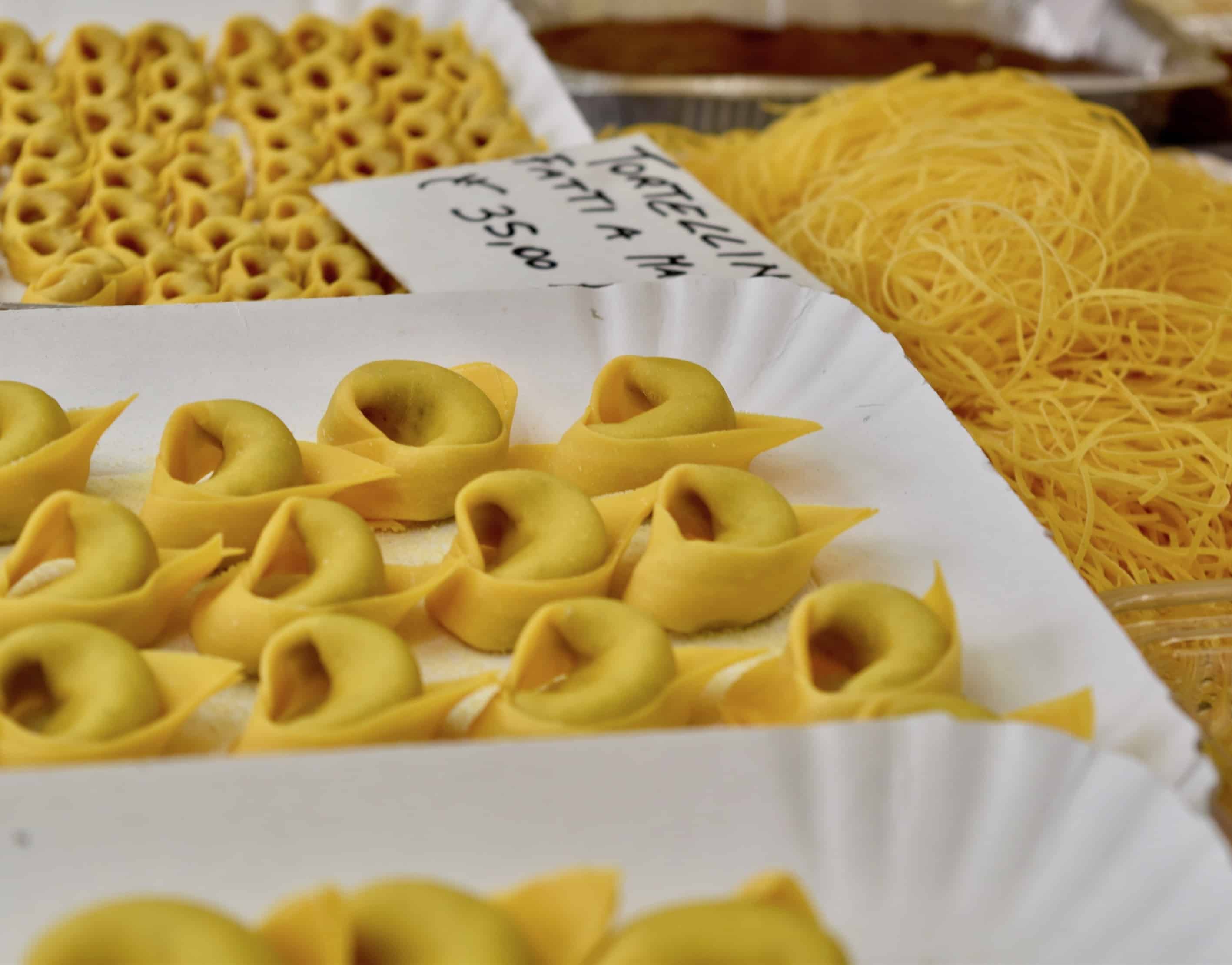 Hayley Lewis - A Lovely Planet - Emilia Romagna Hayley Lewis - A Lovely Planet - Emilia Romagna