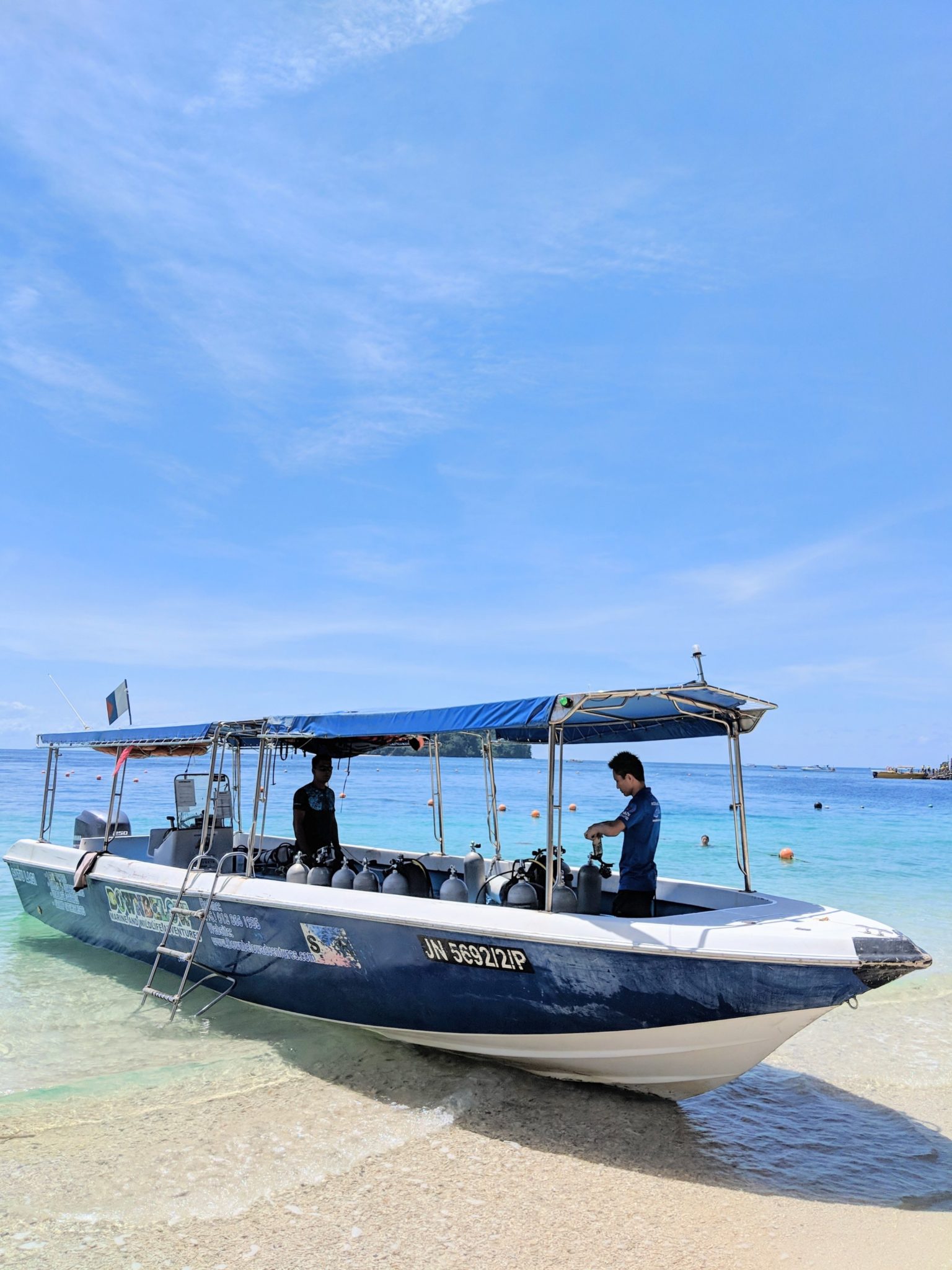 Borneo - Diving - A Lovely Planet 