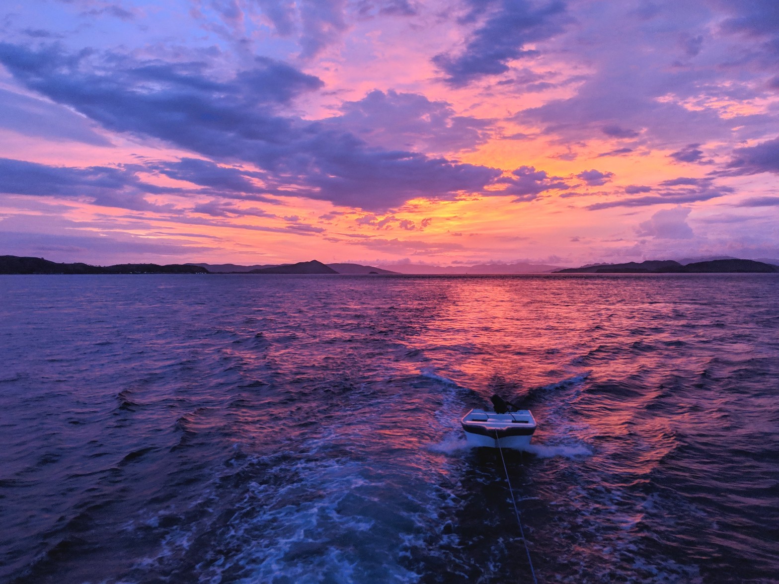 Diving Komodo - A Lovely Planet - Sarah & James