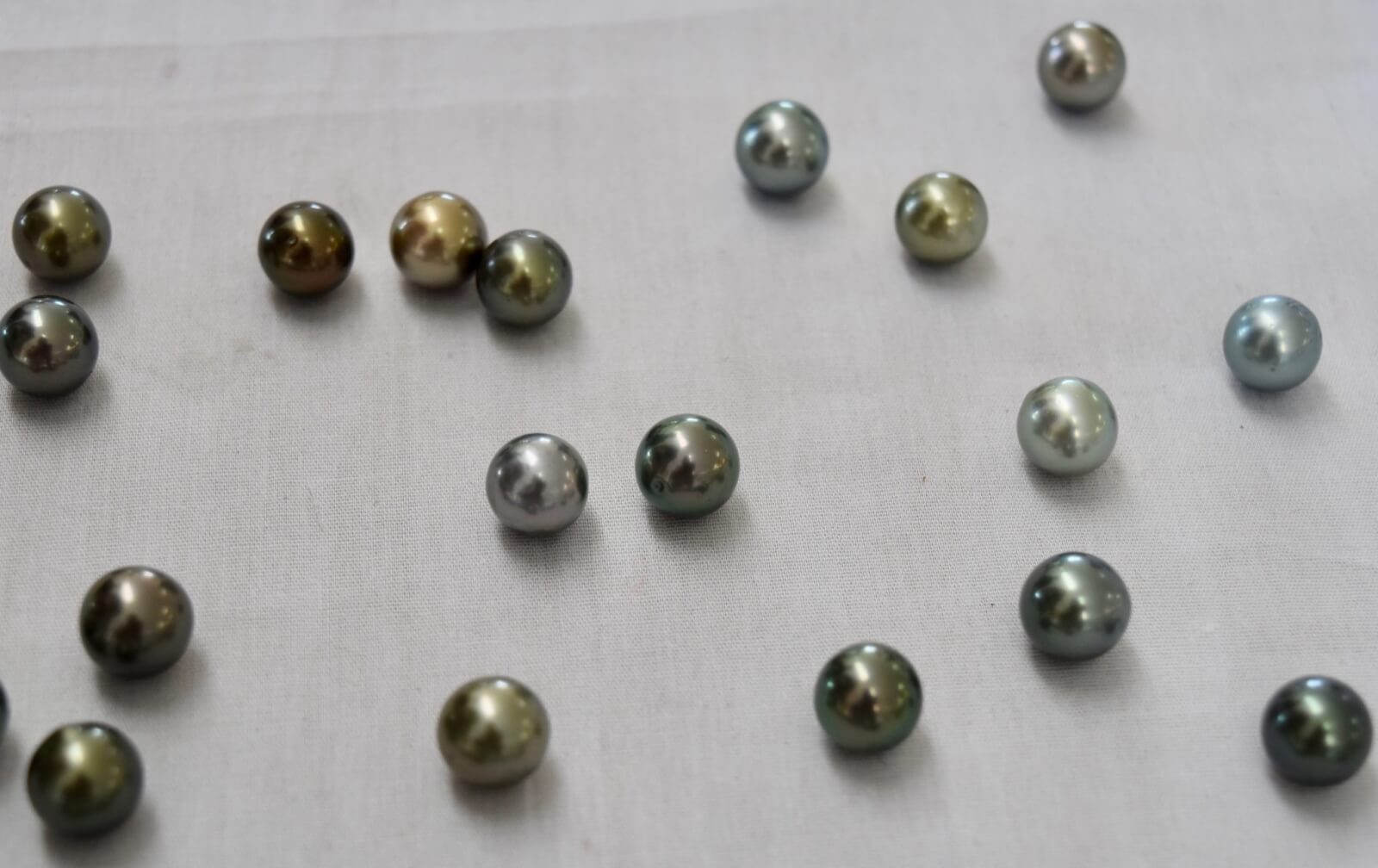 Different shades of black pearls 