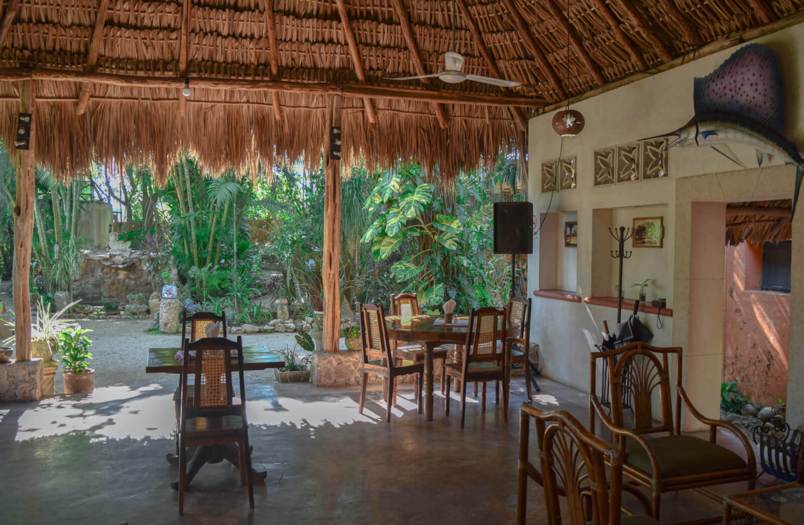 The restaurant area at Macan Che 