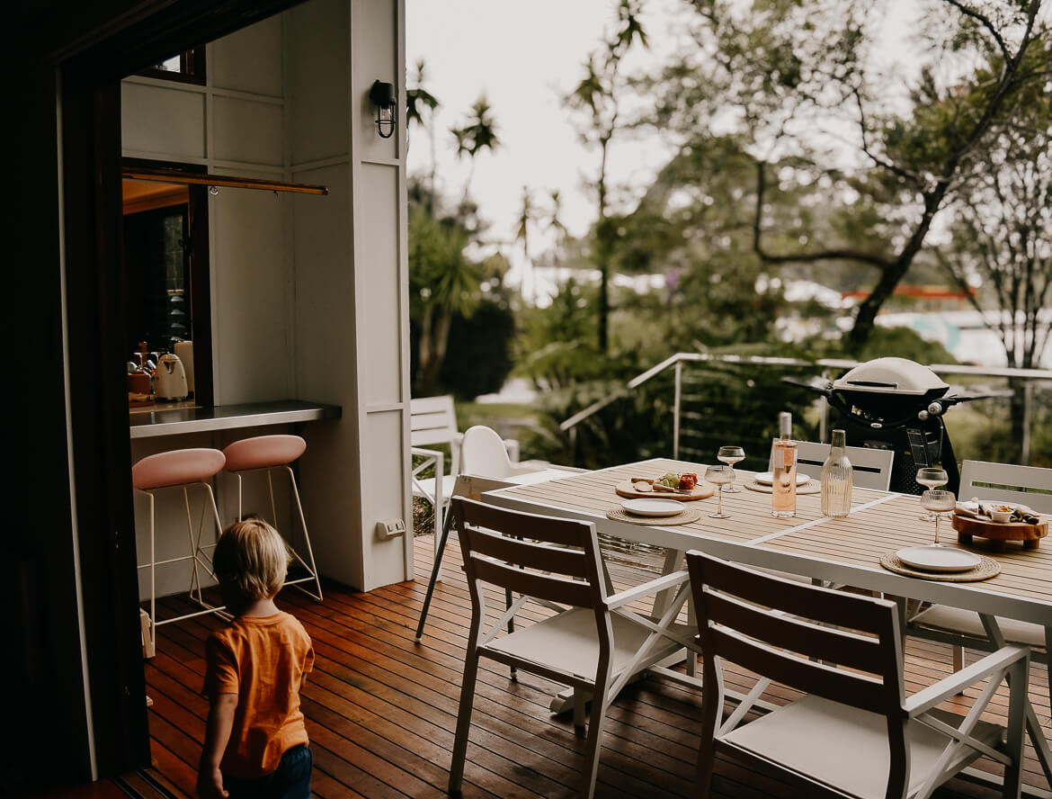 Outdoor dining at a holiday house in Huskisson