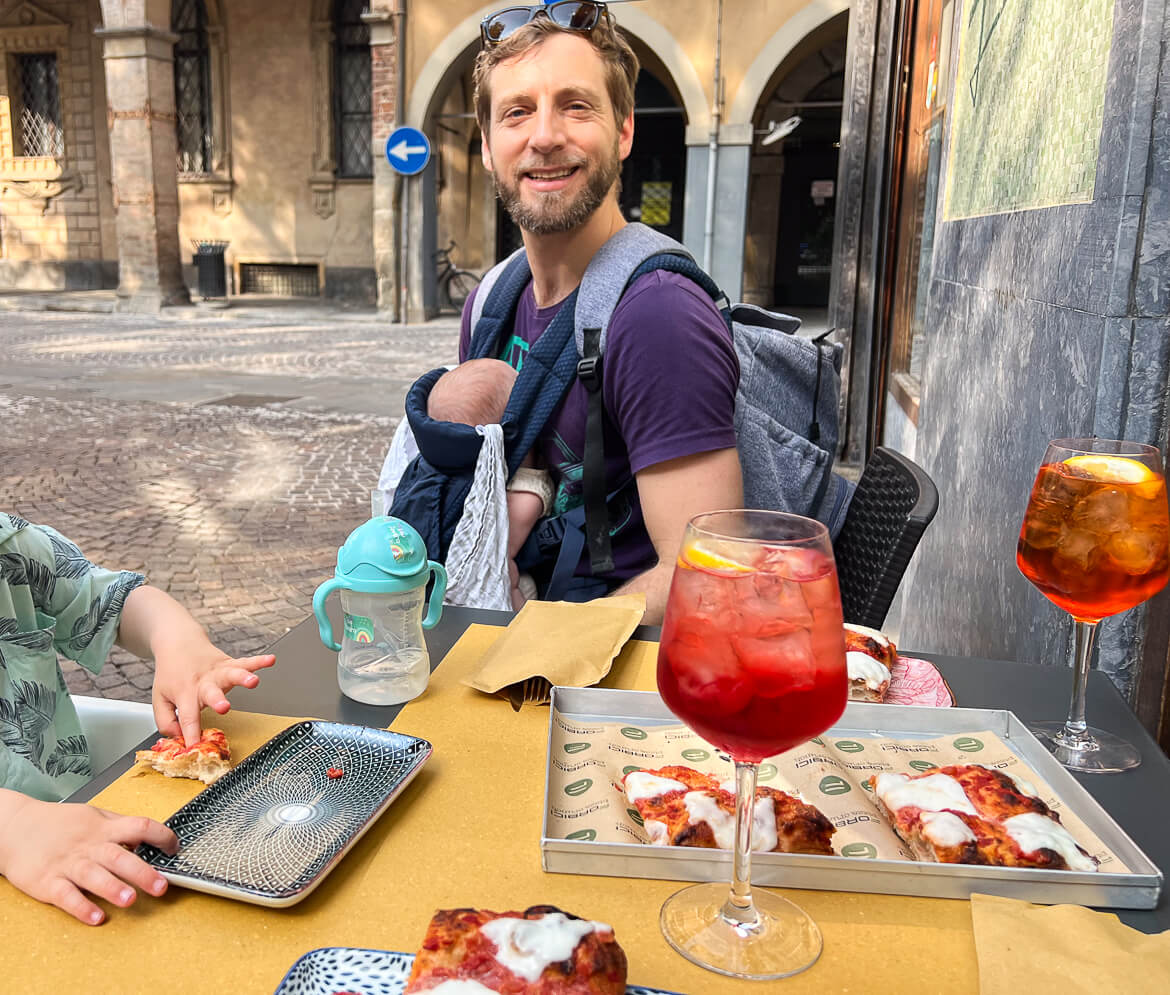 Pizza and spritz in Padua with a baby and toddler