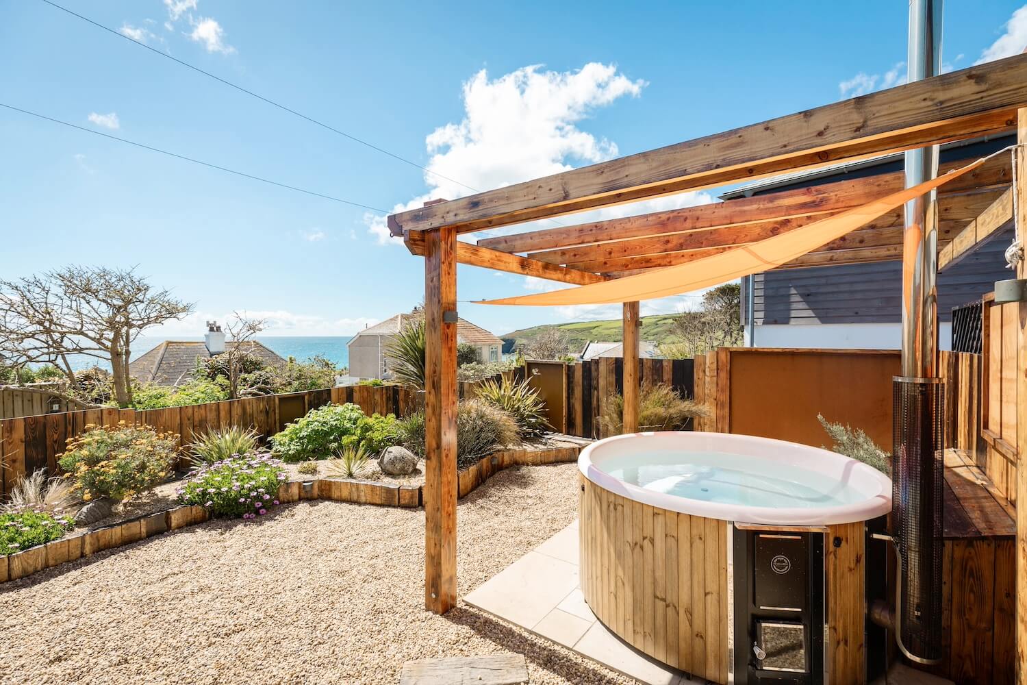 holiday house with hot tub in Cornwall
