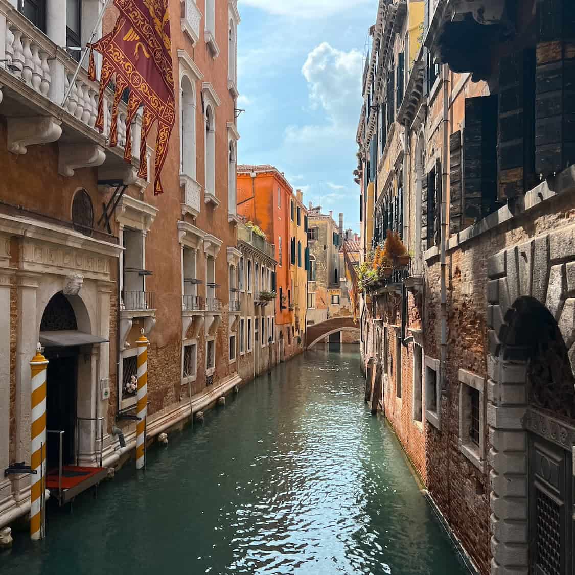 A Lovely Planet - Hayley Lewis - Veneto-3