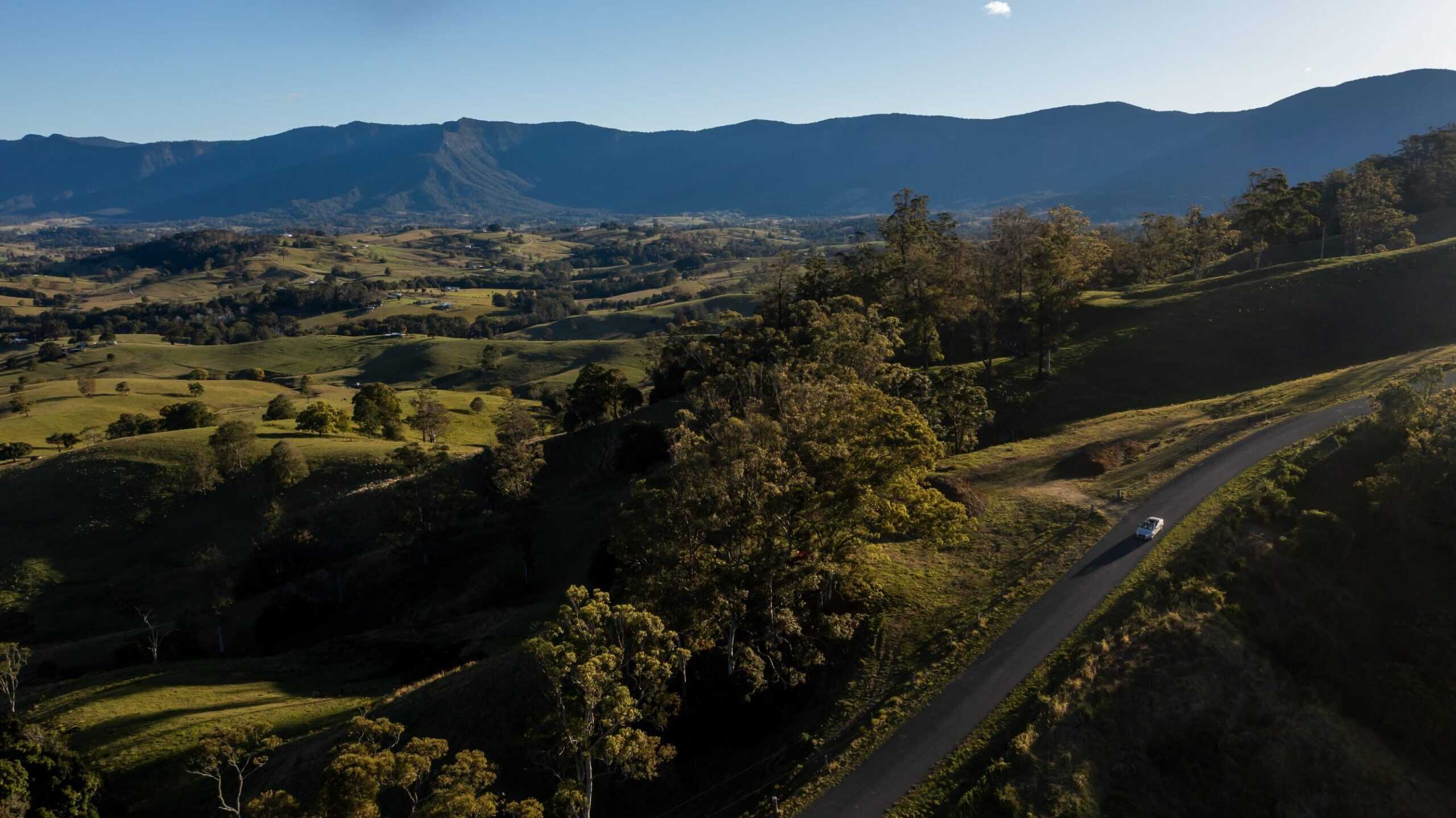 Couple enjoying a drive through the The Tweed hinterland