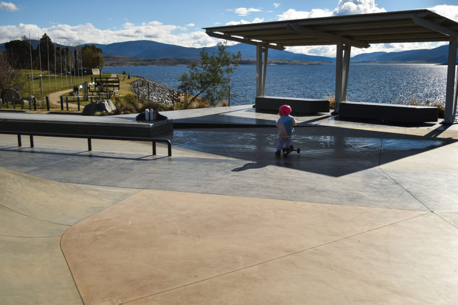 Jindabyne skate park overlooking the lake